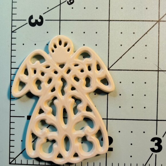 Ceramic Angel Ornament White Vintage - Picture 3 of 3